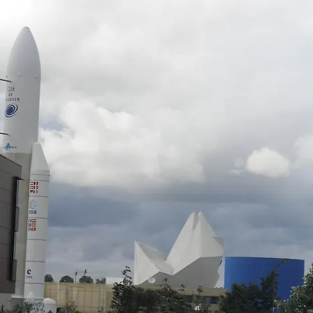 Szálloda Cite De L'espace Mouchotte 2*