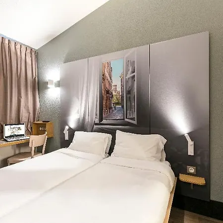 Cité De L'espace Mouchotte Hotel 2*